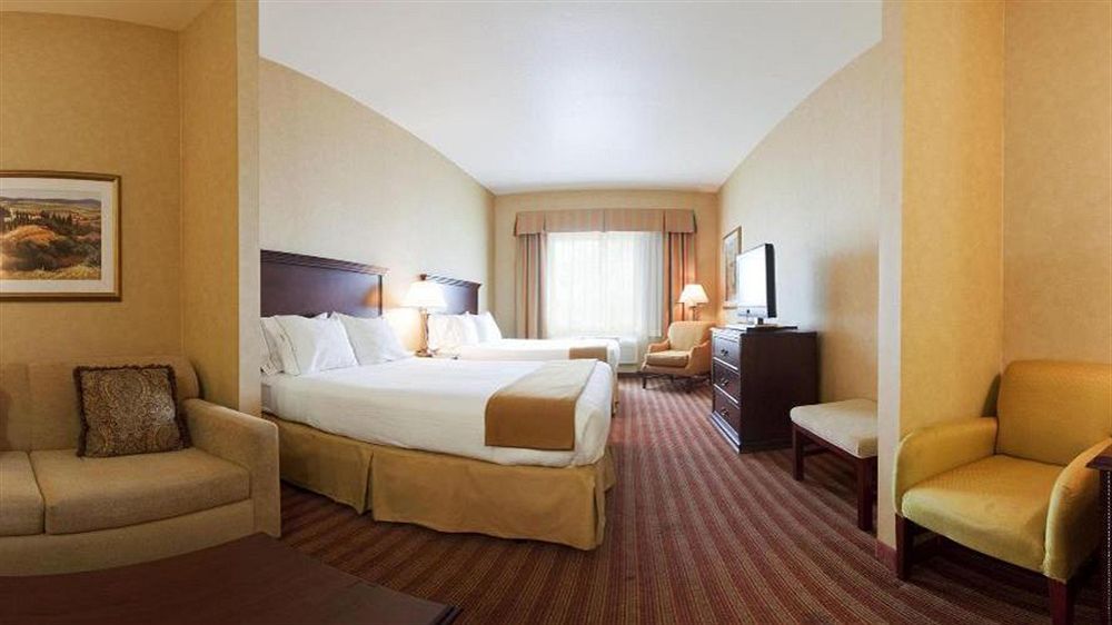 Holiday Inn Express & Suites Corona, An Ihg Hotel Eksteriør billede
