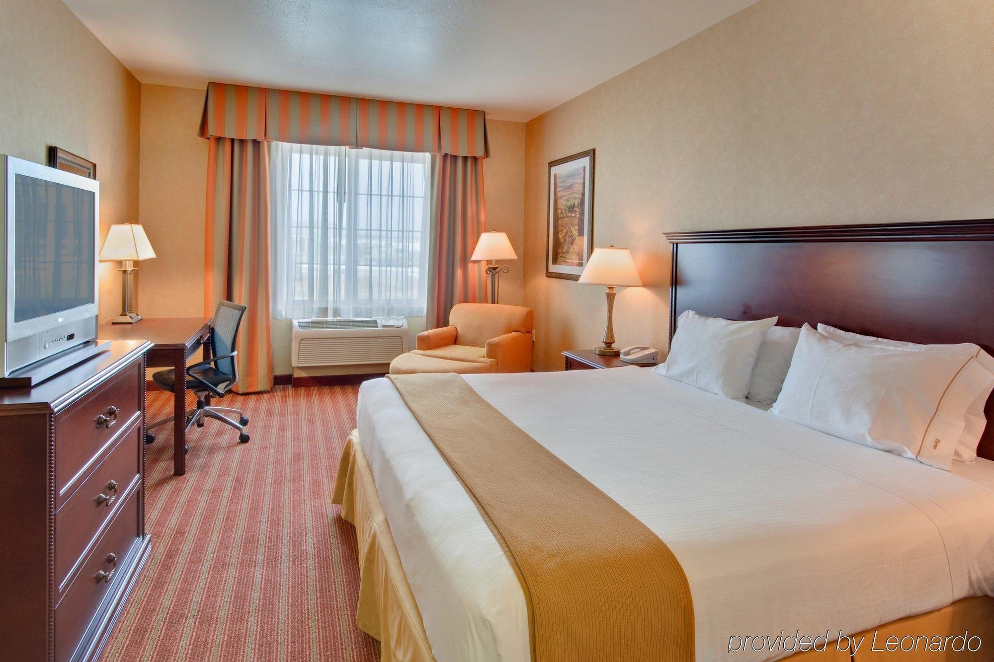 Holiday Inn Express & Suites Corona, An Ihg Hotel Eksteriør billede